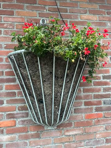 4 Gegalvaniseerde Hooi Ruiven beschikbaar voor biedingen