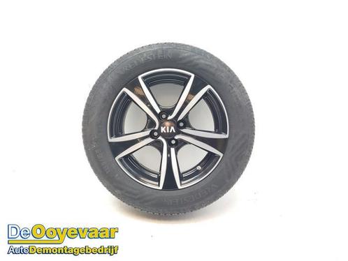 Velg + Band van een Kia Rio (Rio 12-), Auto-onderdelen, Banden en Velgen, Personenwagen, Gebruikt, 3 maanden garantie, Ophalen of Verzenden