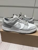 Nike dunk low grey, Ophalen of Verzenden, Zo goed als nieuw, Overige kleuren
