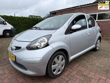 Toyota Aygo 1.0-12V + apk 13-10-2026 airco 5 drs cd aux beschikbaar voor biedingen