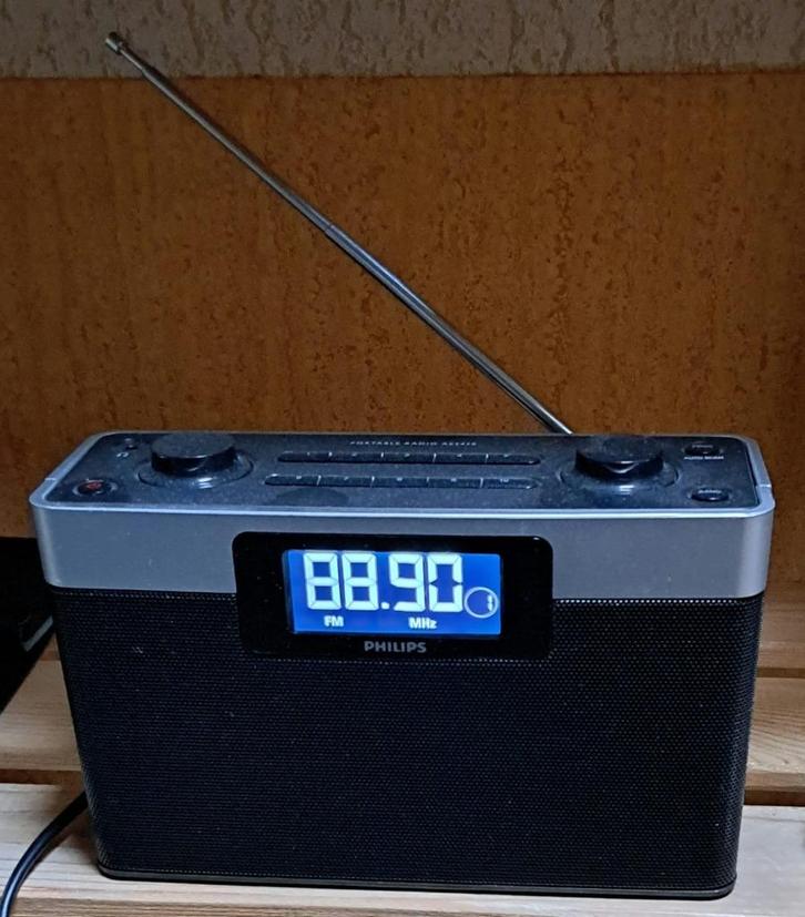 Philips AE2430/12 draagbare FM/AM radio, Audio, Tv en Foto, Radio's, Zo goed als nieuw, Radio, Ophalen