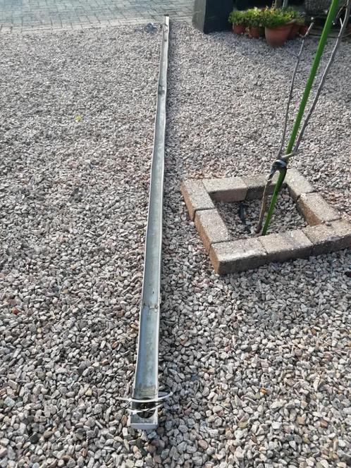 PVC dakgoot met uitloop en beugels lengte 4,2 mtr een geheel, Doe-het-zelf en Verbouw, Buizen en Afvoer, Gebruikt, Dakgoot, Pvc