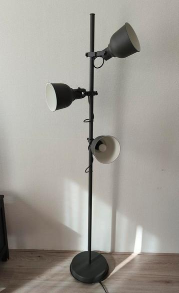 Hektar Staande Lamp - 3 verstelbare Spots (incl led lamp) beschikbaar voor biedingen