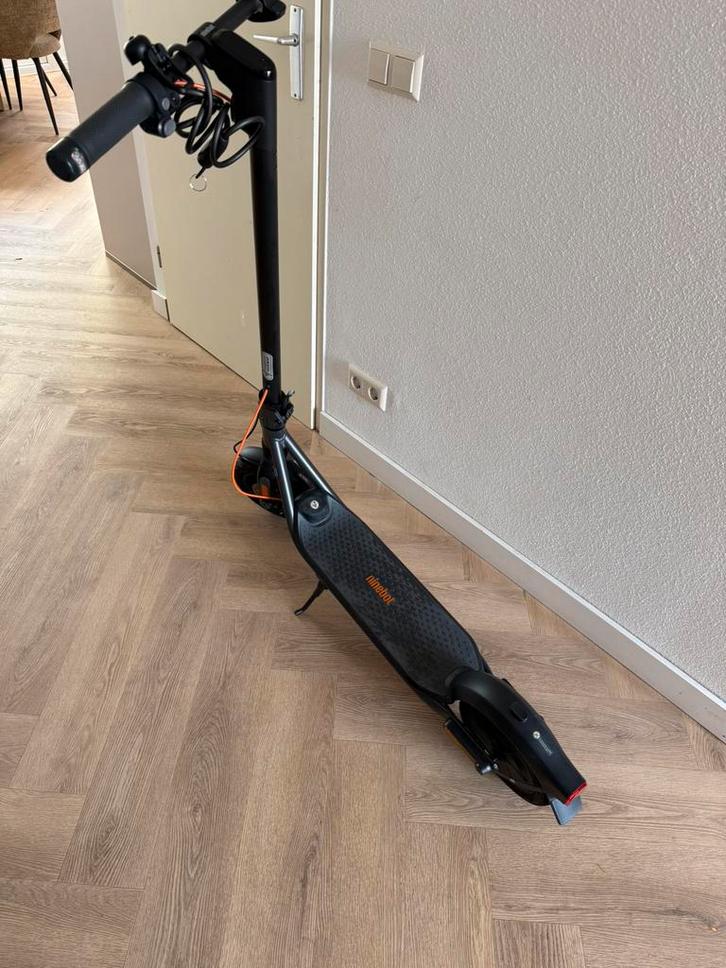 Ninebot electrische step, Fietsen en Brommers, Steps, Zo goed als nieuw, Elektrische step (E-scooter), Ophalen