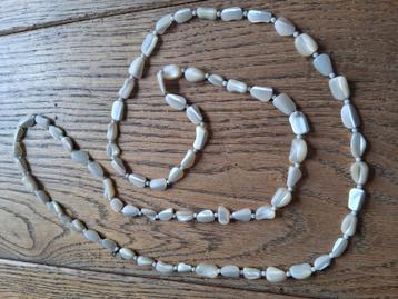 Mooie kralenketting beschikbaar voor biedingen