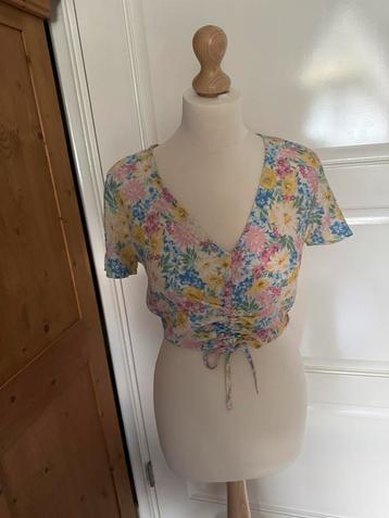 Mooie nieuwe gebloemde croptop blouse, maat S beschikbaar voor biedingen