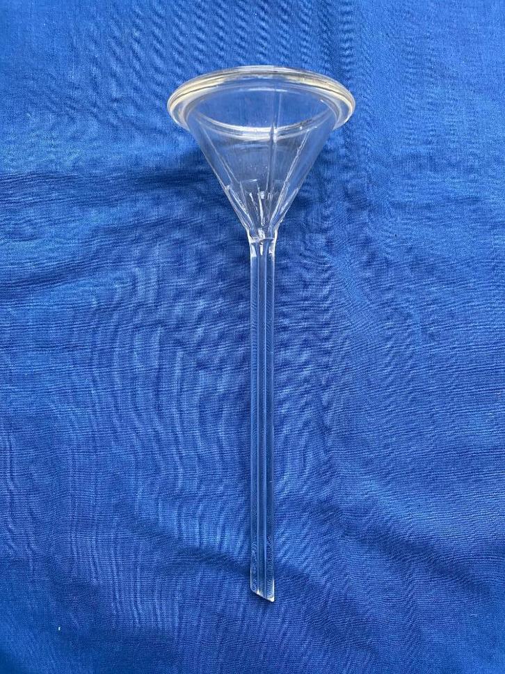 Analysetrechter doorsnede 80mm(laboratorium), Verzamelen, Glas en Borrelglaasjes, Zo goed als nieuw, Overige typen, Ophalen of Verzenden