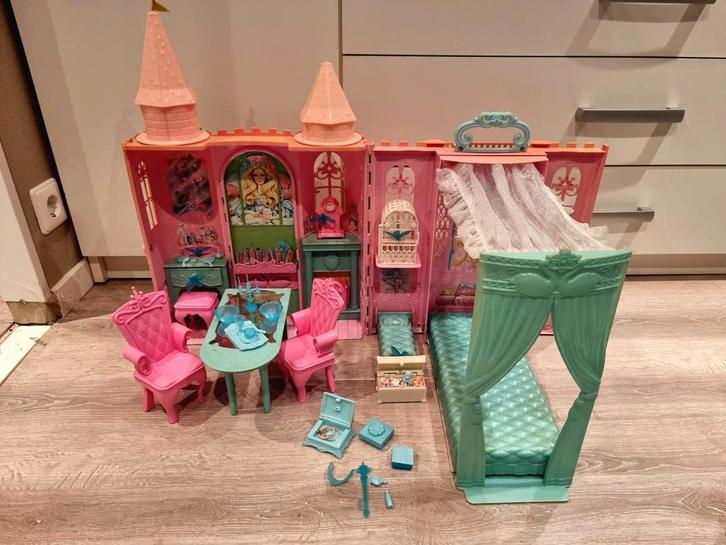 Vintage Barbie Zwanenmeer Kasteel, Kinderen en Baby's, Speelgoed | Poppenhuizen, Gebruikt, Poppenhuis, Ophalen of Verzenden