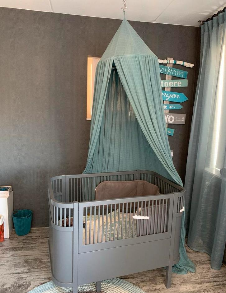 Grijs Sebra ledikant - meegroeibed, incl matras, Kinderen en Baby's, Babywiegjes en Ledikanten, Gebruikt, Ledikant, Ophalen