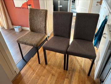 3 eetkamer stoelen beschikbaar voor biedingen