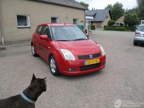 Suzuki Swift 1.3 Eclusive Airco (bj 2006), Auto diversen, Schadeauto's, Suzuki, Handgeschakeld, Benzine, Hatchback, Rood