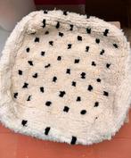 Nieuwe Marokkaanse berber wollen kelim, vloerkussen poef, Nieuw, Ophalen of Verzenden, 50 tot 75 cm, Vierkant