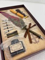 Authentieke Vintage Kunstveer Inktpen Set | Cadeautip!, Verzamelen, Harry Potter, Ophalen of Verzenden, Nieuw, Gebruiksvoorwerp