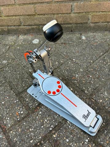 Pearl P930 bassdrum pedaal beschikbaar voor biedingen