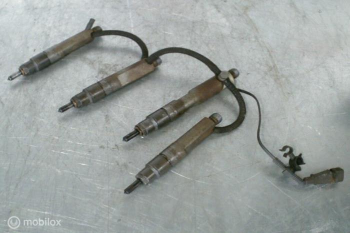 Verstuiver (diesel) van een Audi A3, Auto-onderdelen, Brandstofsystemen, Audi, Gebruikt, 3 maanden garantie, Ophalen of Verzenden