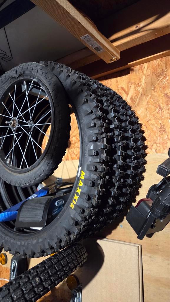 Sur-ron LBX offroad banden ongebruikt., Fietsen en Brommers, Ophalen, Nieuw, Overige typen