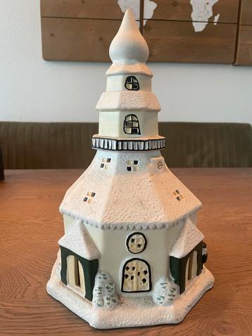 Keramische Kerk Huisje beschikbaar voor biedingen