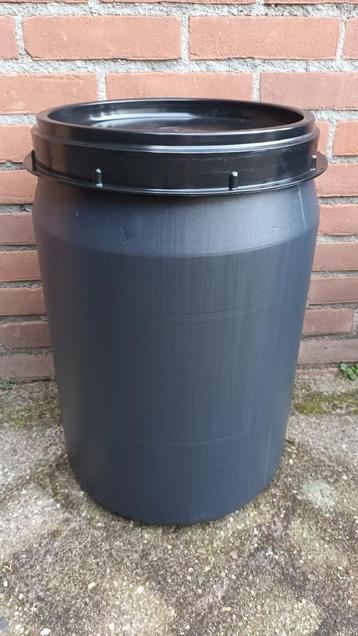 Nieuwe Tonnen met schroefdeksel 40 liter beschikbaar voor biedingen