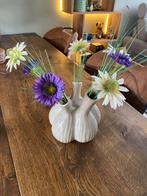 Tulpen vaas met kunst bloemen, Overige kleuren, Aardewerk of Porselein, Ophalen of Verzenden, Zo goed als nieuw