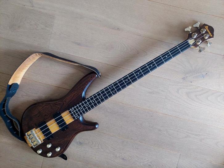 Ibanez Musician MC2924 1987, Muziek en Instrumenten, Snaarinstrumenten | Gitaren | Bas, Gebruikt, Ophalen