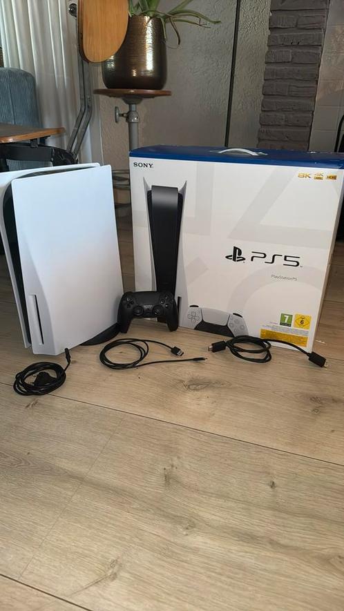 Playstation 5 met disc drive, kabels en zwarte controller, Spelcomputers en Games, Spelcomputers | Sony PlayStation 5, Gebruikt