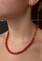 Bloedkoraal fraai antieke ketting 14k gouden pijp slot dames