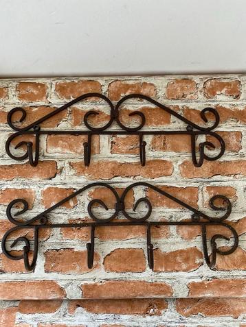 2x Gietijzeren Kapstokken, 42cm beschikbaar voor biedingen