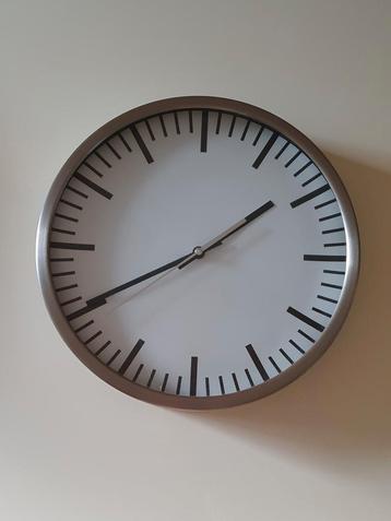 Ikea RVS wandklok(ken) 30 cm beschikbaar voor biedingen