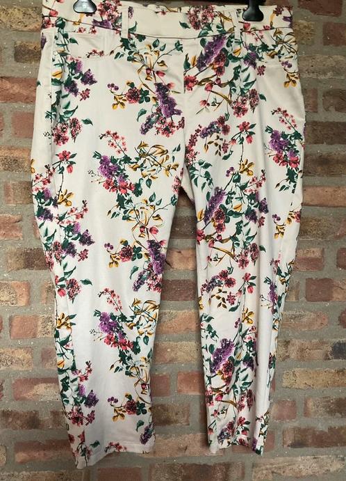 Laura Torelli! Nieuwe prachtige capri creme bloemen 44 46, Kleding | Dames, Broeken en Pantalons, Nieuw, Maat 46/48 (XL) of groter