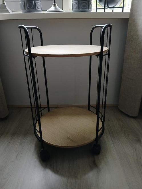 Bijzettafel met wieltjes, Huis en Inrichting, Tafels | Bijzettafels, Zo goed als nieuw, Rond, 45 tot 60 cm, Minder dan 55 cm, Hout
