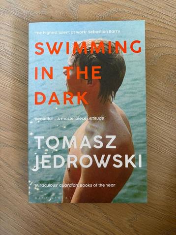 Swimming in the dark, Tomasz Jędrowski (Engels) beschikbaar voor biedingen