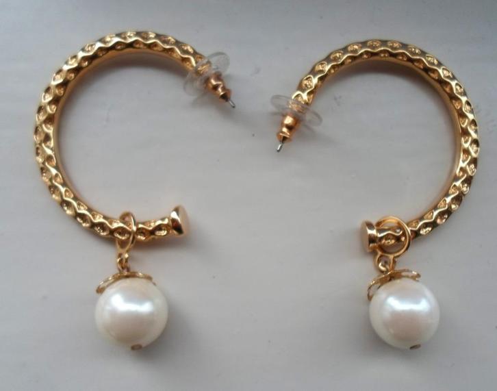 AVON Oorbellen /faux parel. Kan gedragen worden zonder parel, Sieraden, Tassen en Uiterlijk, Oorbellen, Nieuw, Hangers, Overige materialen