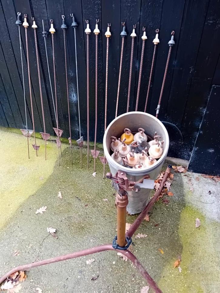 25 Q-Raster Paaltjes, Doe-het-zelf en Verbouw, Elektra en Kabels, Gebruikt, Overige typen, Ophalen