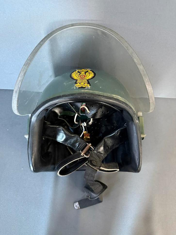 GIS Italie Arrestatieteam DSI  helm (jaren 90), Verzamelen, Militaria | Algemeen, Landmacht, Boek of Tijdschrift, Amerika, Ophalen