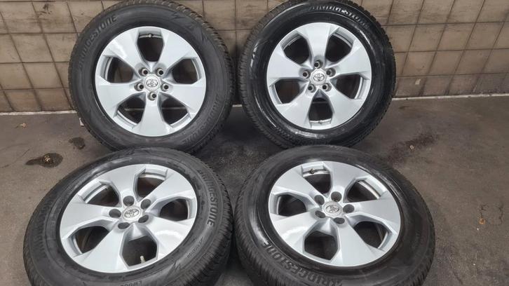 RAV4  Winterbanden op Originele Toyota velgen  17 inch, Auto-onderdelen, Banden en Velgen, Banden en Velgen, Winterbanden, 17 inch