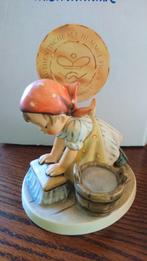 Hummel meisje aan de schrobben, Ophalen of Verzenden, Zo goed als nieuw, Hummel