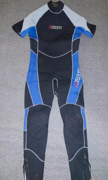 Pegaso wetsuit 5mm maat S/M beschikbaar voor biedingen