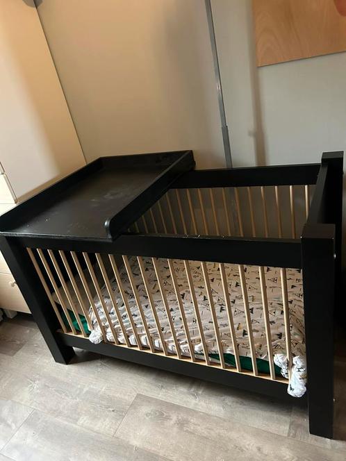 Ledikantje met commodeblad, Kinderen en Baby's, Babywiegjes en Ledikanten, Zo goed als nieuw, Ledikant, Ophalen