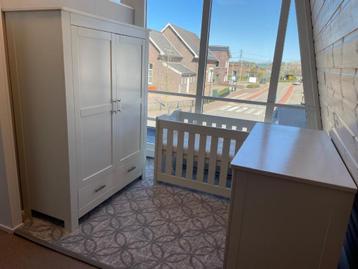 Complete Babykamer Wit Stevig Outlet (ledikant,commode,kast) beschikbaar voor biedingen