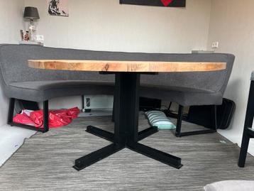 Ronde Houten Tafel - Prachtige Blikvanger! beschikbaar voor biedingen