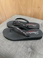 Skechers Teenslipper zwart maat 38, Ophalen of Verzenden, Zo goed als nieuw, Zwart, Sneakers of Gympen