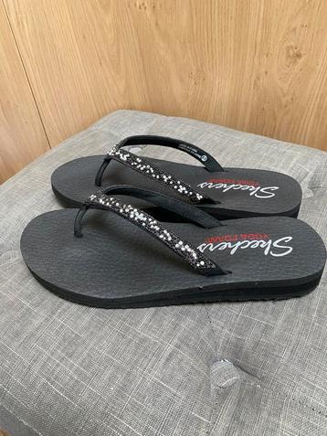 Skechers Teenslipper zwart maat 38 beschikbaar voor biedingen