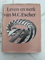 M.C. Escher - Leven en Werk, Ophalen, Gelezen, Grafische vormgeving
