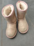 UGG, Kinderen en Baby's, Kinderkleding | Schoenen en Sokken, Meisje, Laarzen, Gebruikt, Ophalen of Verzenden