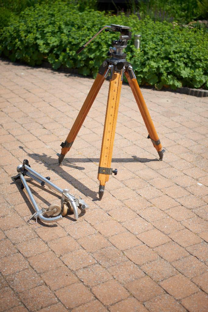 Te koop houten Berlebach ( studio) statief met trolley, Audio, Tv en Foto, Fotografie | Professionele apparatuur, Zo goed als nieuw