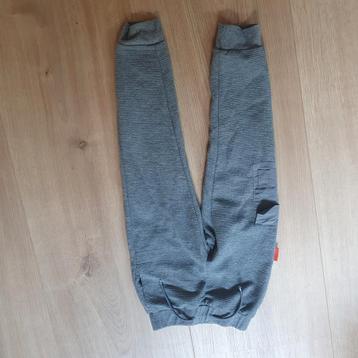JoggingBroek Maat 122/128 beschikbaar voor biedingen