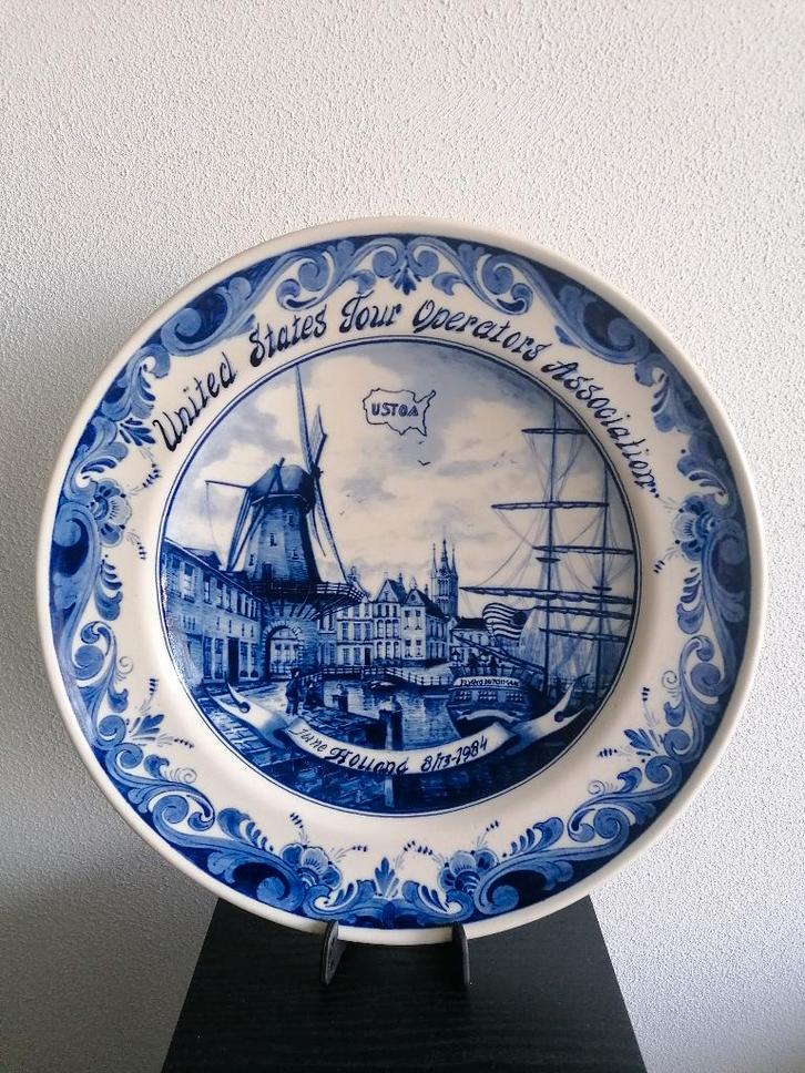 USTOA Plate Delft Blue 1984 Regina Gouda J. de Jong N0 8/13, Antiek en Kunst, Antiek | Keramiek en Aardewerk, Ophalen of Verzenden
