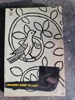 Maigret Komt te Laat - Zwarte Beertjes Pocket, Boeken, Detectives, Ophalen of Verzenden, Gelezen, Georges Simenon