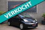 Toyota Aygo 1.0-12V 3D Stuurbekr Nette auto! APK 03-2026 NAP, Voorwielaandrijving, Stof, Gebruikt, Zwart