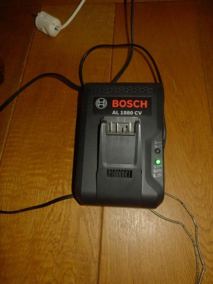 Bosch Acculader. AL 1880 CV Acculader., Doe-het-zelf en Verbouw, Gereedschap | Machine-onderdelen en Toebehoren, Zo goed als nieuw